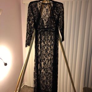 Like New Lace Dress used for Maternity Pictures.